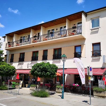 Hotel Koenig Stefan Bad Deutsch Altenburg 外观 照片